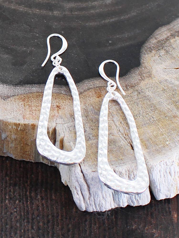 HAMMERED OVAL EARRINGS [SILVER PLATE]